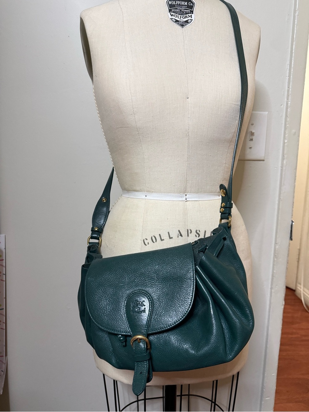 Classic Il Bisonte Leather Saddle Shoulder Bag in Teal